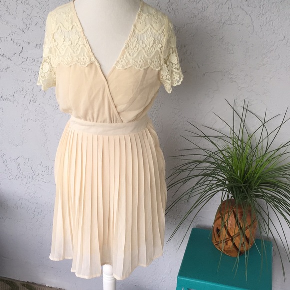 Cream Lace Dress - Picture 1 of 9